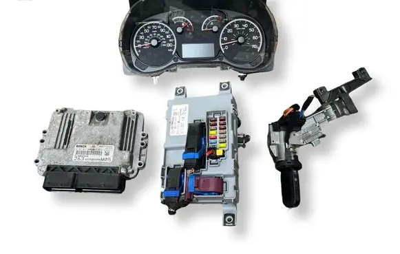 Fiat Doblo Engine ECU kit and lock set 0281017006 51884540