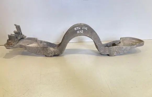 BMW 3 E46 Rear differential/diff mount bracket 1095990