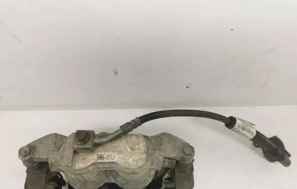 Ford Mustang VI Front brake caliper R3C2011FF 0011M15