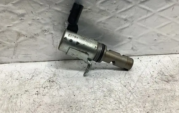 Skoda Octavia Mk2 (1Z) Camshaft vanos timing valve 03C906455A