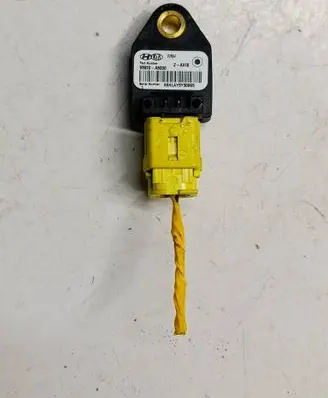 Hyundai i30 Airbag deployment crash/impact sensor 95920A6000 A6HLAY5Y50995