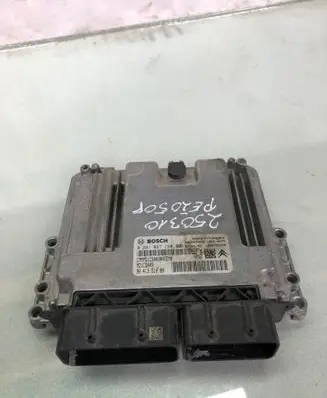 Peugeot 508 II Engine control unit/module 9841351080