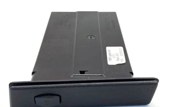 BMW 5 E60 E61 Cup holder 7047145