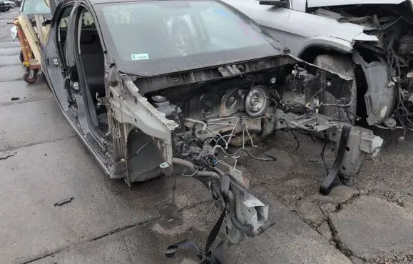 Dacia Logan II Front quarter panel 
