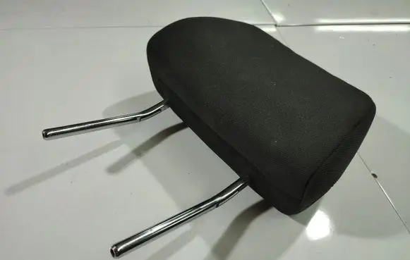 Opel Astra H Front seat headrest 