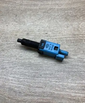 Audi A6 S6 C4 4A Brake pedal sensor switch 1H0907343