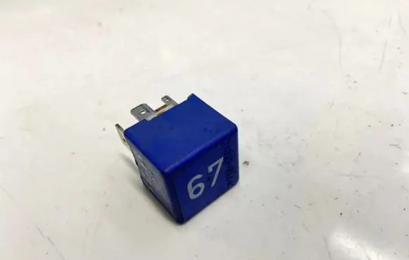 Volkswagen Golf IV Other relay 857951253 899663
