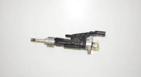 BMW 5 G30 G31 Fuel injector 8656548 13538656548