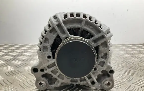 Volkswagen Jetta VI Generator/alternator 03L903023