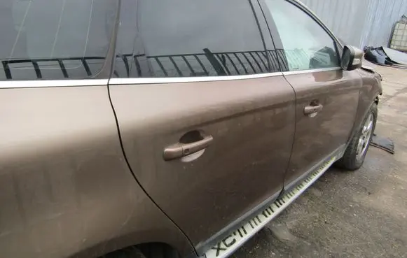 Volvo XC60 Rear door window glass 