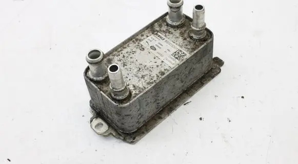 Jaguar XE Engine oil radiator AW837A095AA