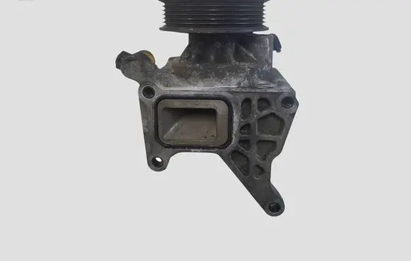 Opel Astra J Water pump 55569983