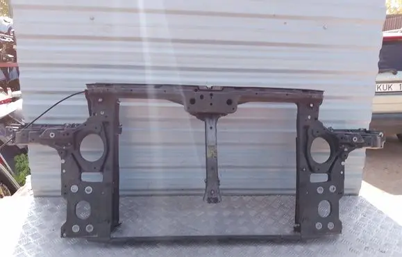 Volkswagen Touareg I Top upper radiator support slam panel 