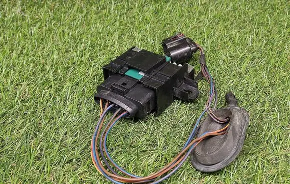 Volkswagen Tiguan Fuel injection pump control unit/module 5N0906093B 6N0201320A