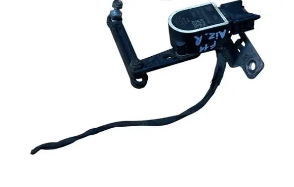 BMW 5 F10 F11 Rear air suspension level height sensor 37146861351 6861351