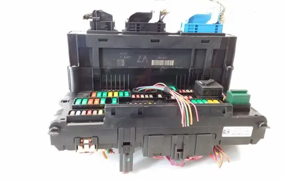 BMW 5 F10 F11 Fuse module 925281503 9252815