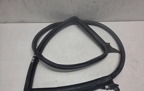Audi S5 Rear door rubber seal (on body) 8T8833708C