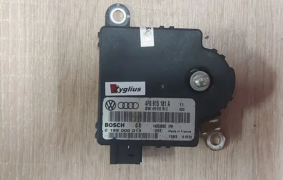 Audi A6 S6 C6 4F Power management control unit 4F0915181A
