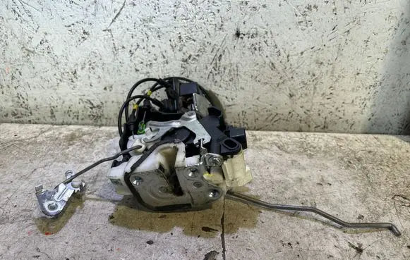 Mitsubishi Lancer Front door lock