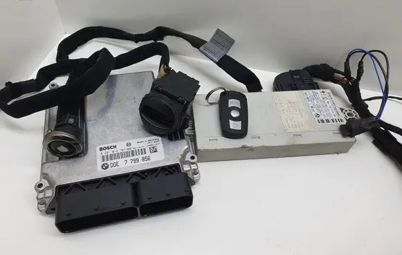 Engine ECU kit and lock set