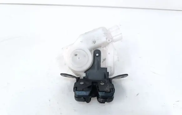 Toyota Prius c Tailgate/trunk/boot lock/catch/latch