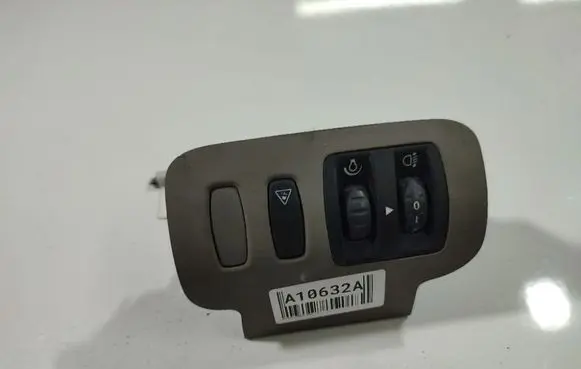 Renault Scenic II - Grand scenic II Fog light switch 8200452110
