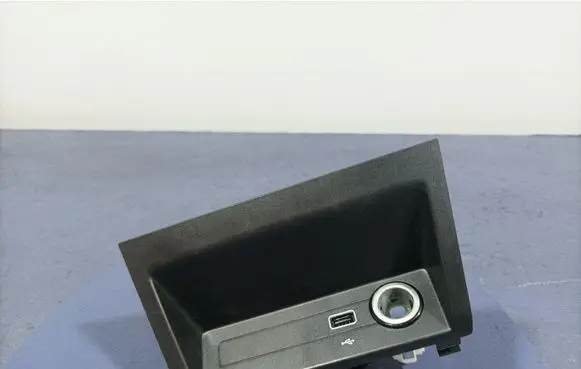 Other sill/pillar trim element