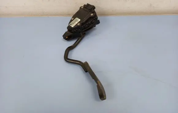 Volkswagen Sharan Accelerator throttle pedal 7M3721603B