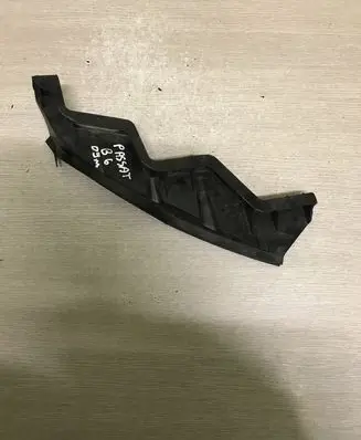Volkswagen PASSAT B6 Front bumper mounting bracket 3C0807889