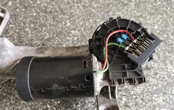 Mercedes-Benz E W210 Wiper motor 0390241420