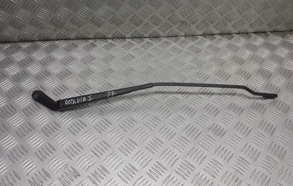 Skoda Octavia Mk1 (1U) Front wiper blade arm