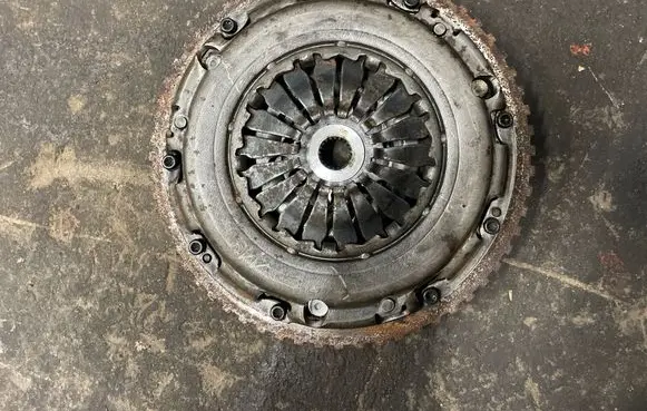 Nissan Juke I F15 Clutch set kit 3000950538