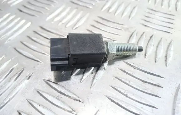 Mitsubishi Lancer VIII Brake pedal sensor switch 0423H