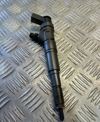 BMW 5 E60 E61 Fuel injector 7794435 0445110209