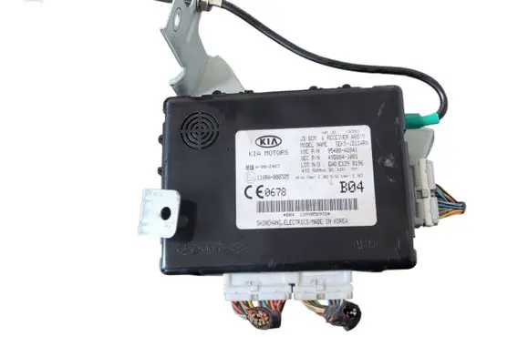 KIA Ceed Aerial antenna amplifier 95400A2041 49D8841001 EA0E1290196