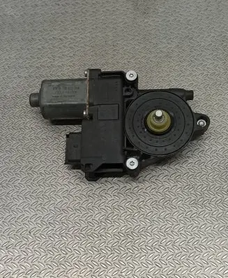 Citroen Nemo Front door window regulator motor 0130822398