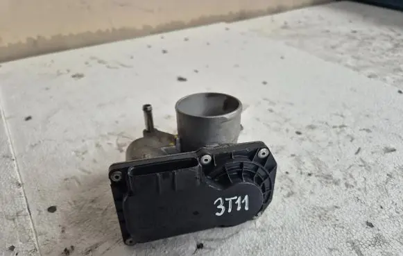Toyota Auris E180 Throttle body valve 22030-47040