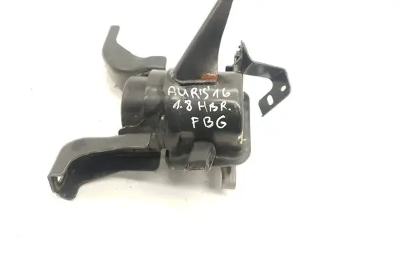 Toyota Auris E180 Engine mount bracket