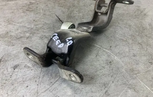 KIA Ceed Front door upper hinge A046057