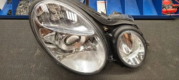 Mercedes-Benz E W211 Headlight/headlamp