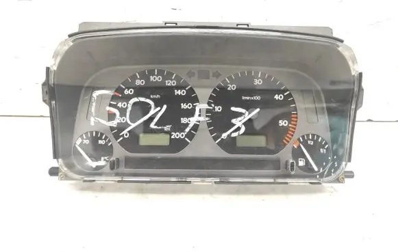 Volkswagen Golf III Speedometer (instrument cluster) 0837301325 5392325900G