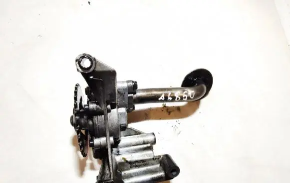 Volkswagen Golf IV Oil pump 06a115105 670815552