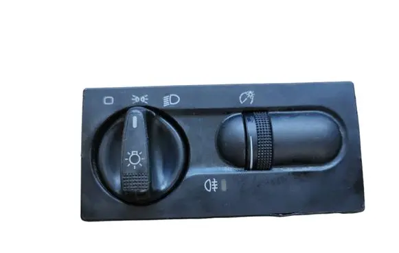 Volkswagen Golf III Light switch 1H6941531A 04050501