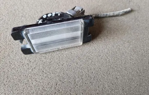 Mitsubishi L200 Number plate light MN146839