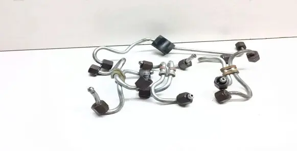 BMW 3 E90 E91 Fuel injector supply line/pipe 