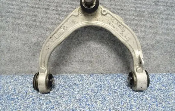 BMW X6 E71 Front upper control arm/wishbone 6863786