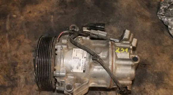 Seat Toledo I (1L) Air conditioning (A/C) compressor (pump) 820803