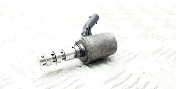 Skoda Fabia Mk3 (NJ) Oil pressure sensor 04L906455A