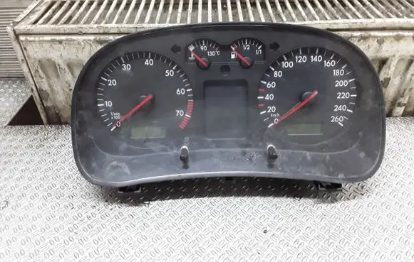 Speedometer (instrument cluster)