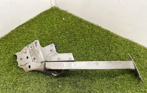Audi A8 S8 D4 4H Fender mounting bracket 4H0821233 4h0821395